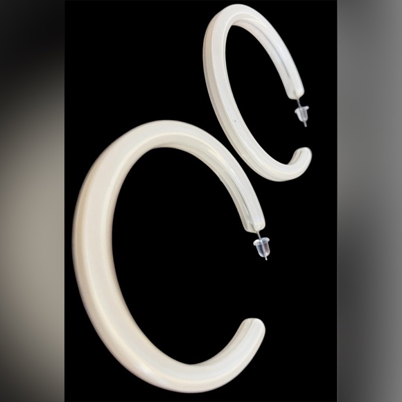 Retro Large Front Clear/ Sides White Plastic Hoop Earrings 2.5”x2.5” - Picture 6 of 8